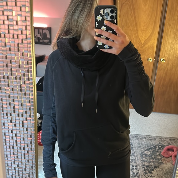 Lululemon Cowlneck Fleece - Picture 3 of 6